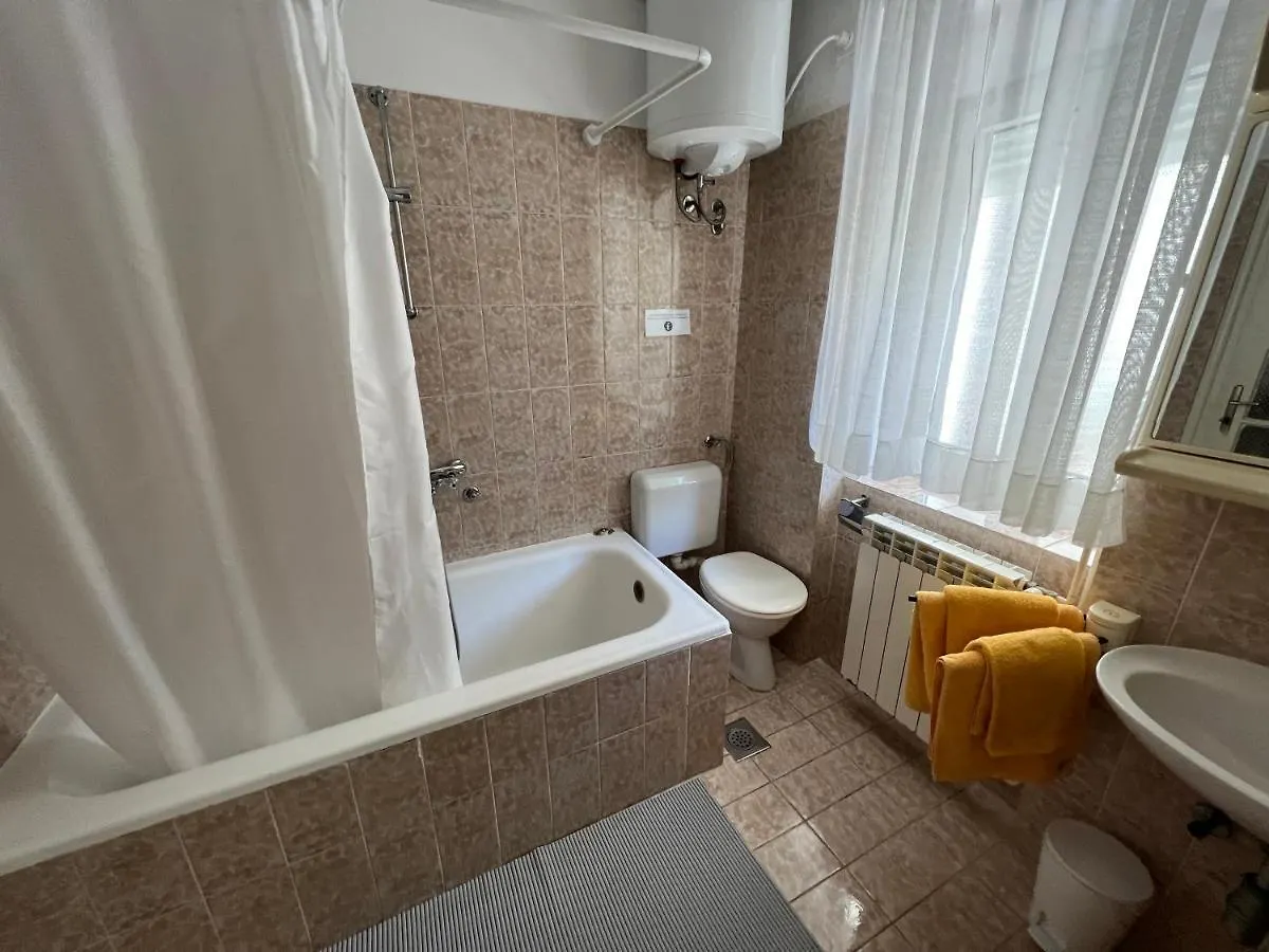 Apartaments Oma & Opa Banjol 아파트