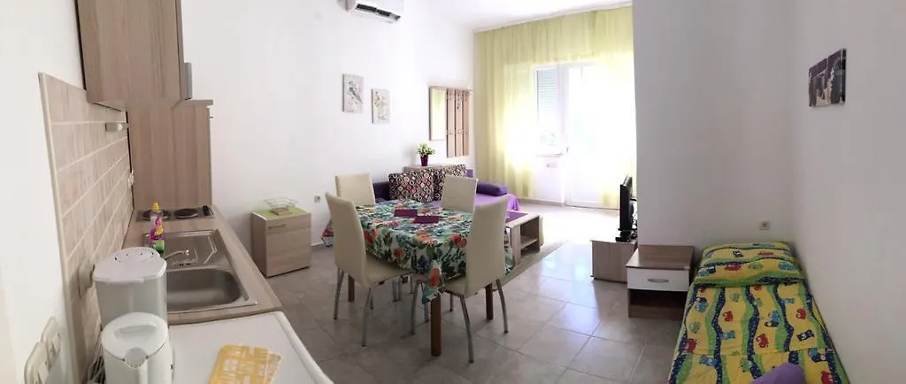 Apartaments Oma & Opa Banjol